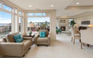 Casa moderna, acabados en blanco con vista a la ciudad